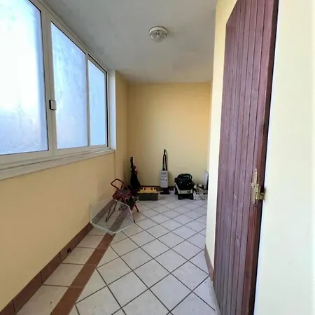 Regina Mare 11 Apartment